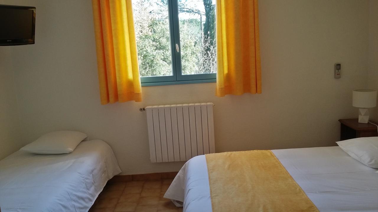 Restaurant Les 3 Chenes Hotel 2*